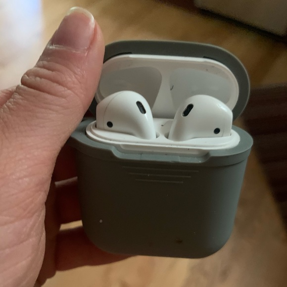 AirPods